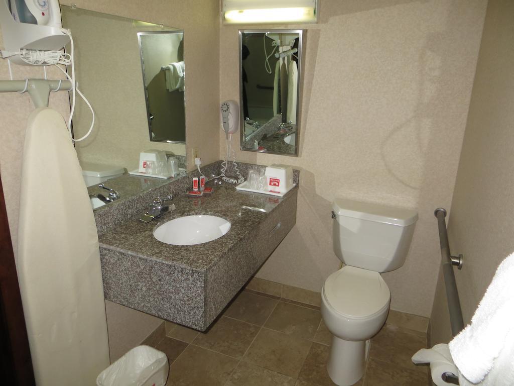 King Room - Accessible/Non-Smoking